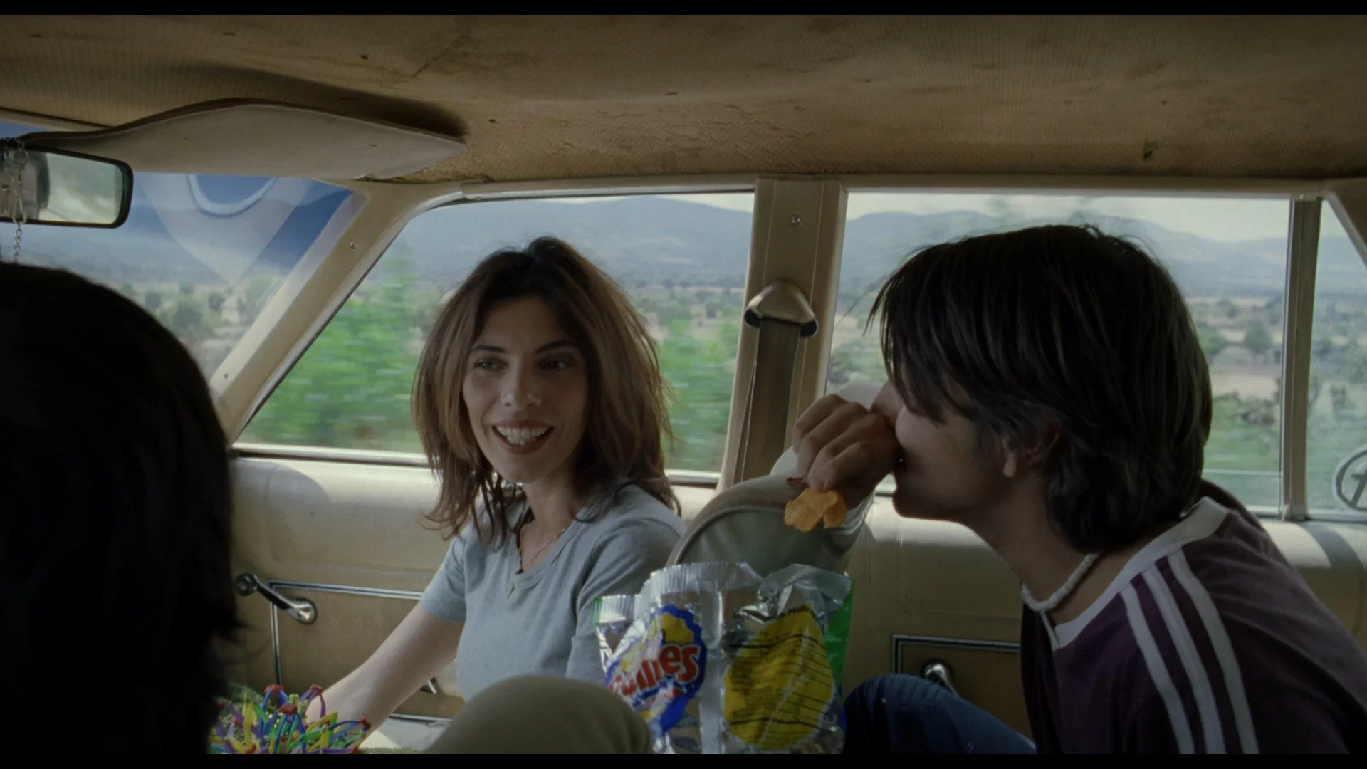 02 - PDV - And Your Mother Too 2001 Criterion.Collection.1080p.Bluray Remux AVC DTS-HD.MA.5.1...webp