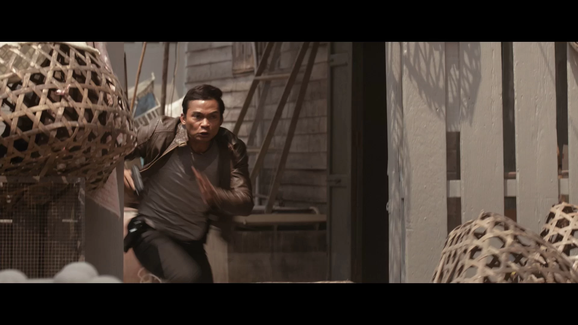 02 - Skin Trade 2014 1080p BluRay REMUX AVC DTS-HD MA 51_sub viet.mkv_snapshot_00.48.58.811.webp