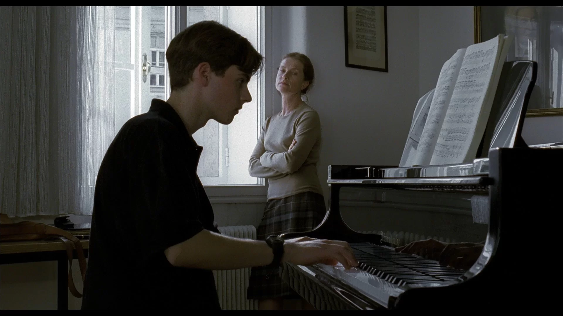 02 - The Piano Teacher-2001-Criterion-BluRay Remux 1080p 01.webp