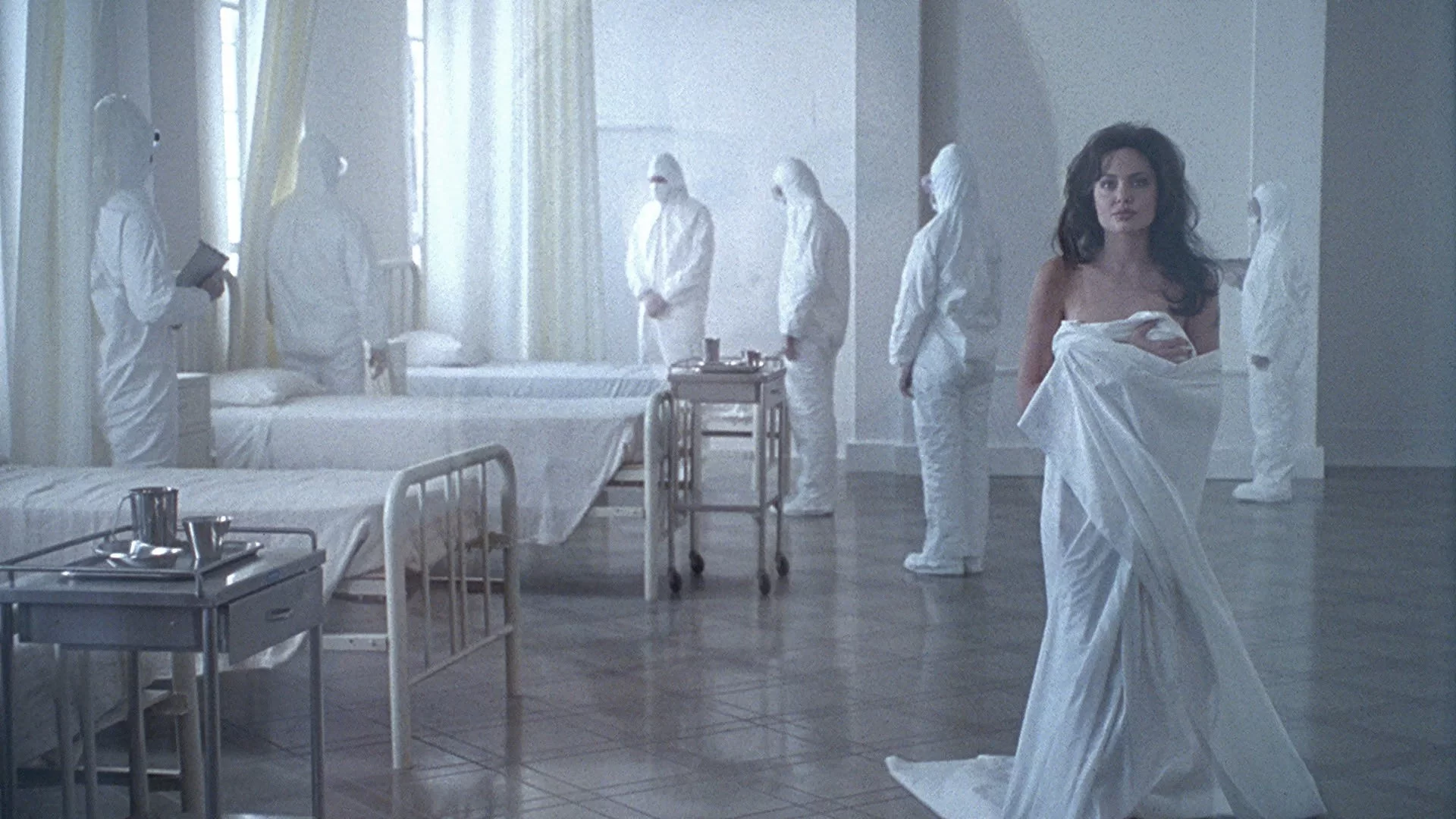 04 - Gia 1998 UNCUT 1080p BluRay REMUX AVC DTS-HDMA 51-NTL.mkv_snapshot_02.00.51.161.webp